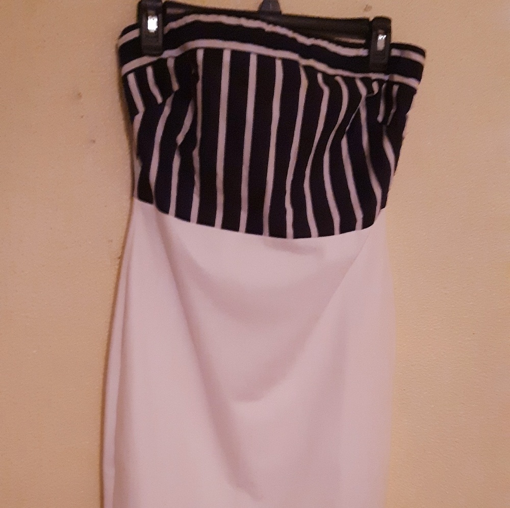 Strapless elegant body fitted dress